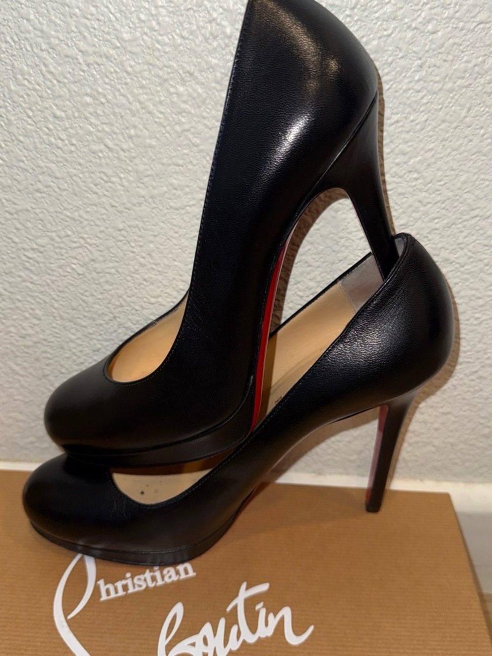 Christian Louboutin Red Dust Bag & Packaging Set - Picture 2 of 10